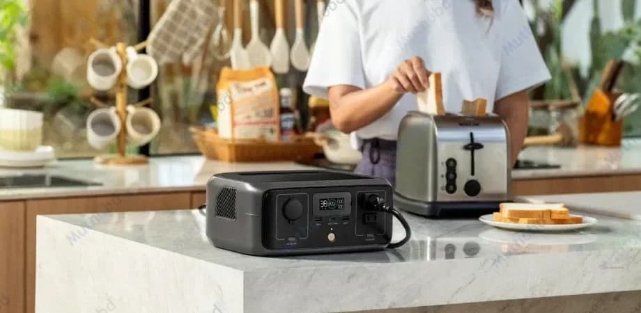 EcoFlow RIVER 3 Portable Power Station (245Wh LiFePO4 Battery, 300W Output, X-Boost 600W) detail 2